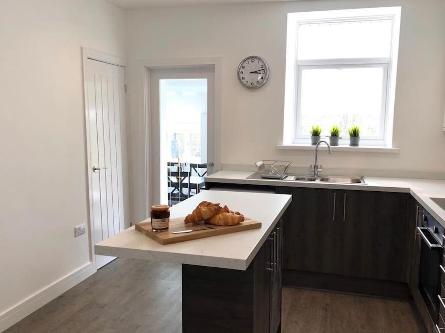 Rhondda Valleys With Breathtaking Riverside Views Llwynypia Ngoại thất bức ảnh