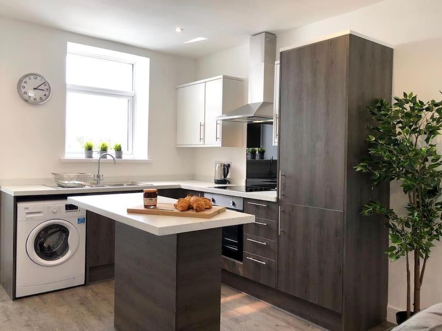 Rhondda Valleys With Breathtaking Riverside Views Llwynypia Ngoại thất bức ảnh